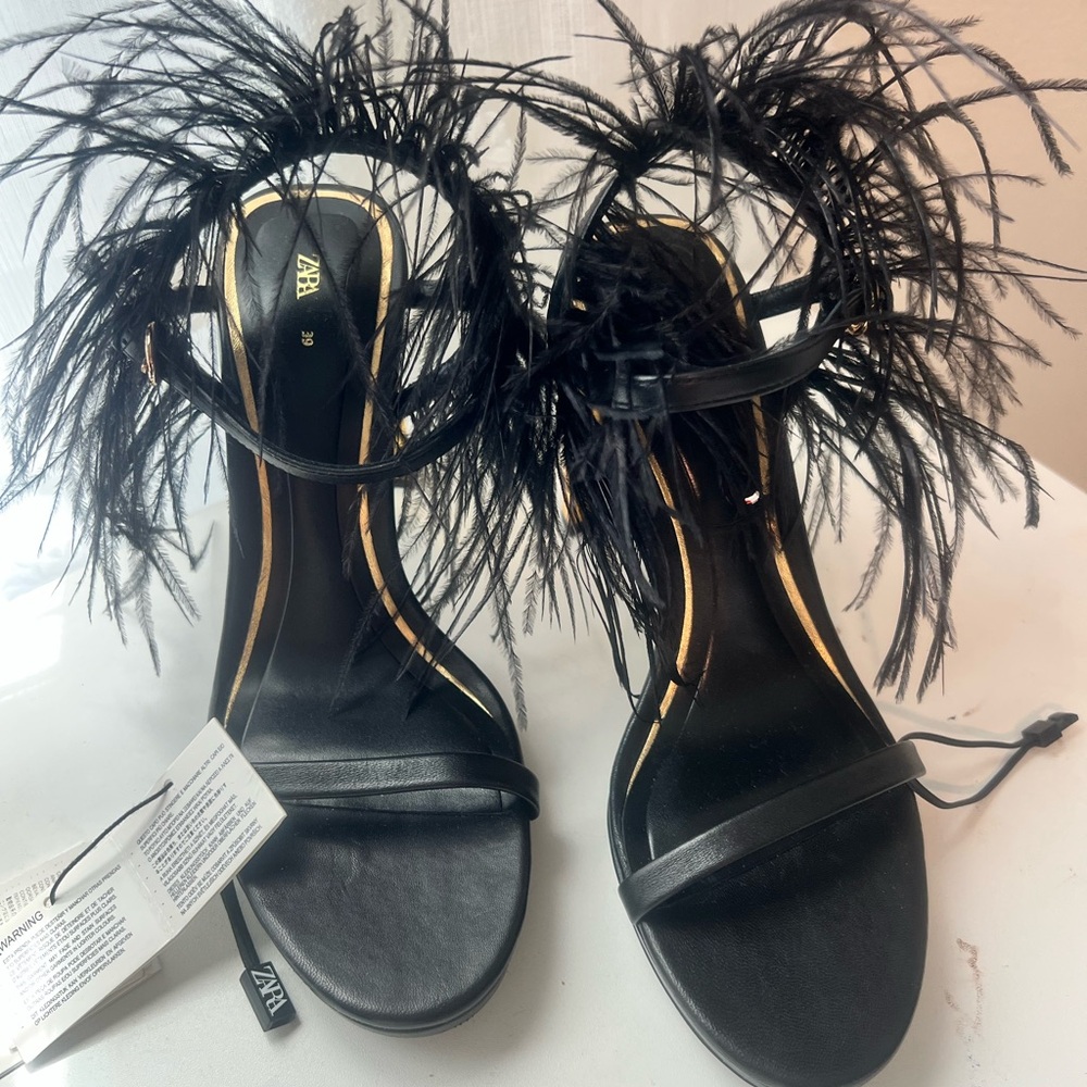 Zara Feather Sandals / Heels - NEW !!